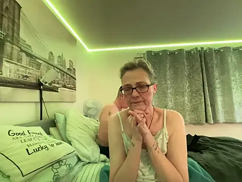 عرض كام Curvy-Jinx