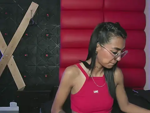 KarlaSlutSkinny__のライブXXXチャット