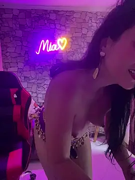 Miaswwe Adlı Modelin Canlı XXX Sohbeti