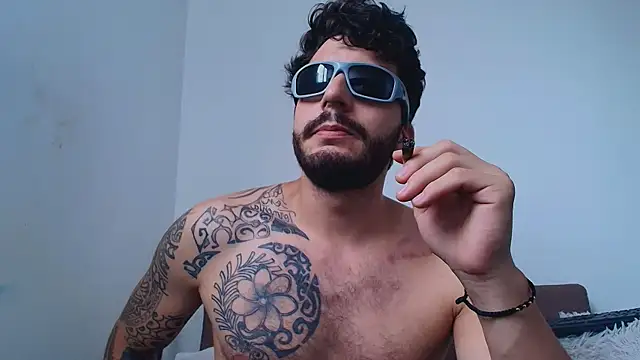 Chat XXX en directo de thomas_gun