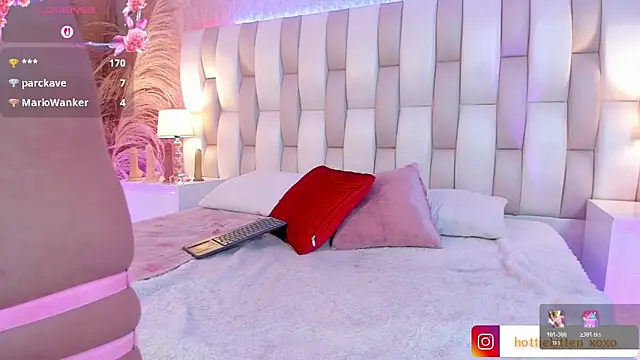 Viollet_xoxo Adlı Modelin Canlı XXX Sohbeti