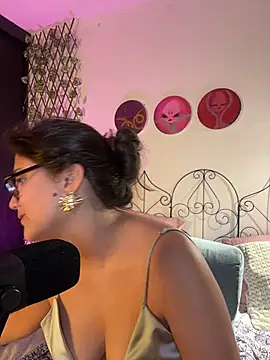 Chat +18 de Avelyne ao vivo