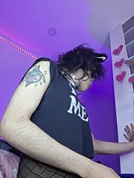 Sweet-SharoKitty: διαδικτυακό σόου στην κάμερα