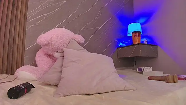 biancaa_18's Live XXX Chat