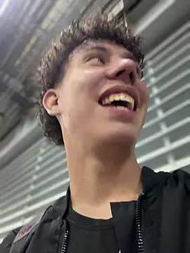 yoursexyjose Live XXX-Chat