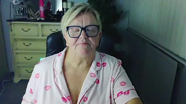 BridgetBlueEyes' Live XXX Chat