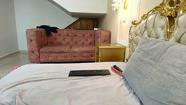 MayaBaker Pertunjukan Webcam