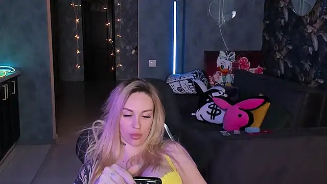 Blckmirrorr Adlı Modelin Canlı XXX Sohbeti