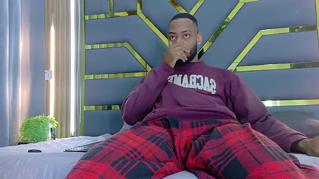 Pokazy przed kamerką – Oliver_bigblack_cock