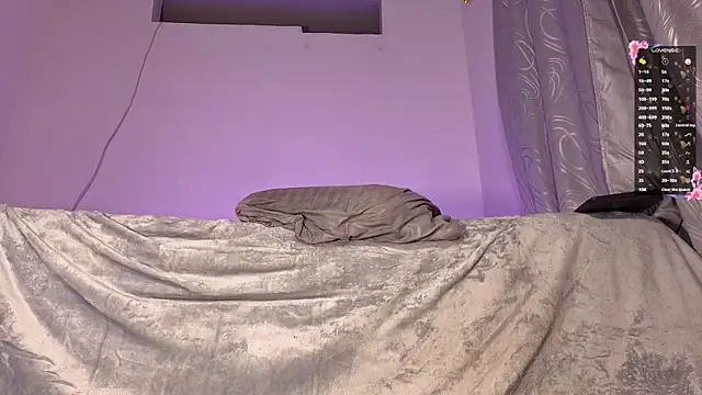 IssaNoirrのライブXXXチャット