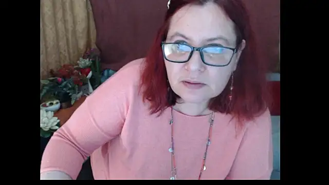 PlayfullMature's Live XXX Chat