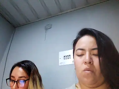 katieeandsharonn live XXX chat