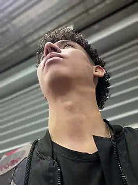 yoursexyjose Adlı Modelin Canlı XXX Sohbeti