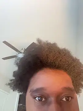 Chatroom XXX en direct de bigmama_deshayyy