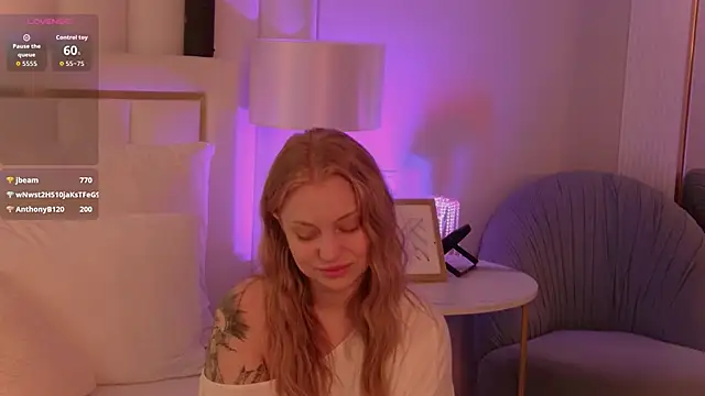 MollyHilton Live XXX-chat