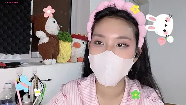 Tieu-May Chat XXX in diretta