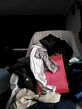 Donstark6669: διαδικτυακό σόου στην κάμερα