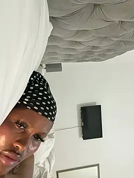 Neelo-Smith: απευθείας συνομιλία ΧΧΧ