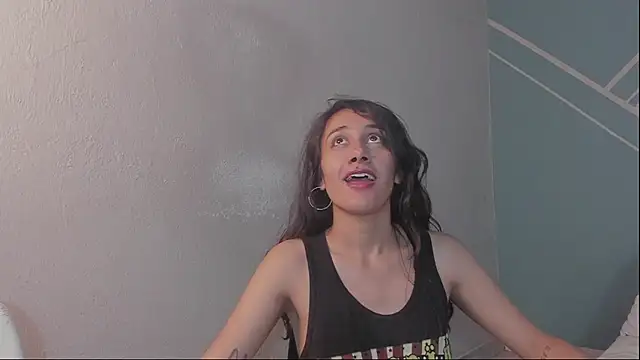 Chat +18 de Lucy-Bluesea ao vivo