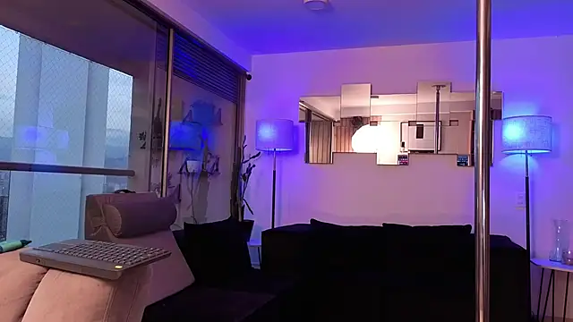 Chatroom XXX en direct de mandi4pole_