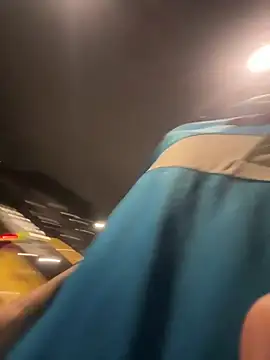 lindaandtony: διαδικτυακό σόου στην κάμερα