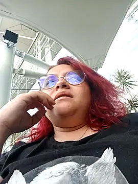 Chat XXX en directo de CURVY-HORNY