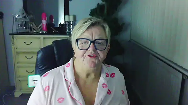 BridgetBlueEyes' Live XXX Chat