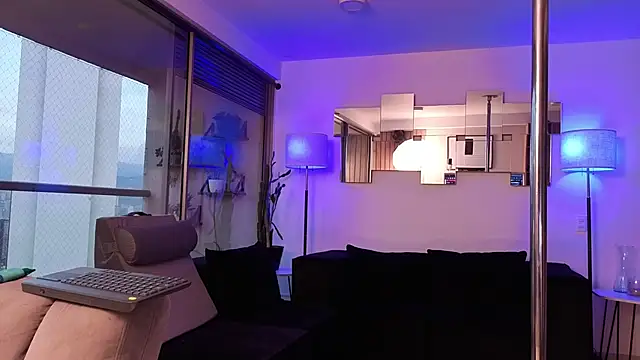 mandi4pole_'s Live XXX Chat