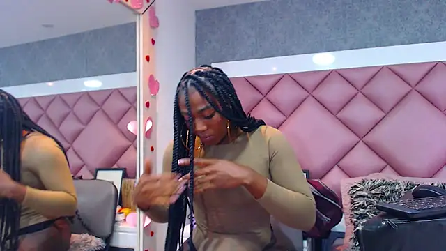 Thegreatonelady élő XXX-chatje