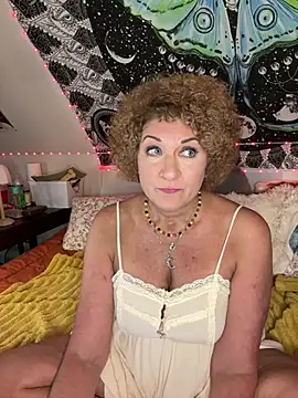 SuzyCatzz Live XXX-chat