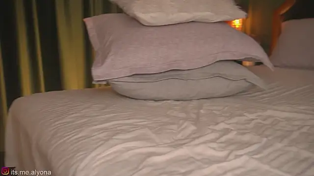 Chat +18 de Alyonaqueen_ ao vivo