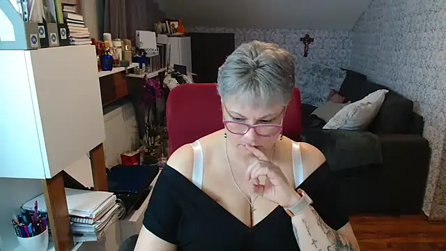 bigtits4you Live XXX-chat