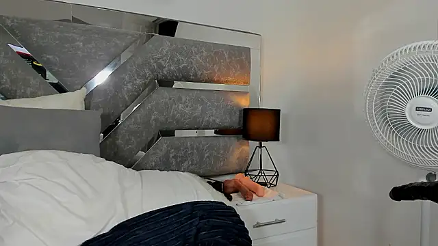 Онлайн чат XXX Slut_Milf_