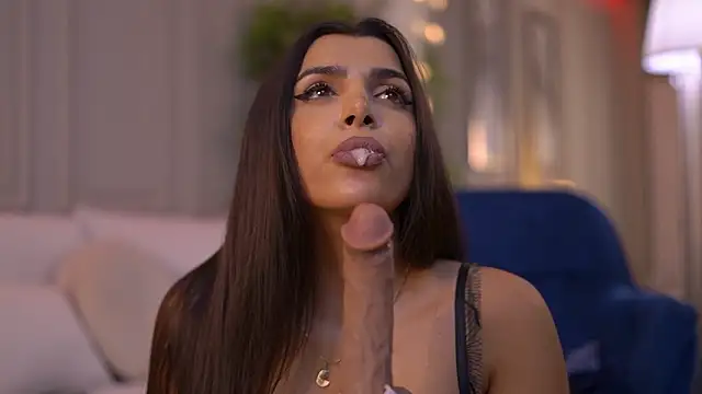 NicoleCellini Adlı Modelin Canlı XXX Sohbeti