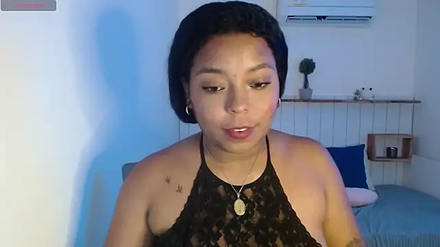 Tifanny_Black_n Webbikameraesitys