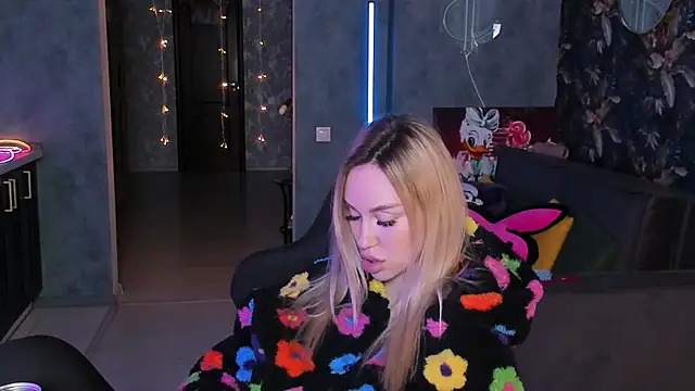 Blckmirrorr: онлайн-секс-чат