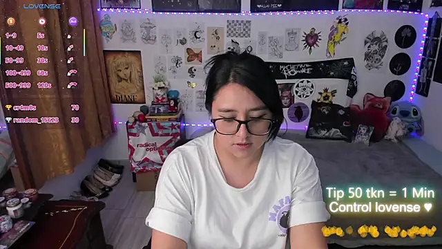 Cherry_blush_: онлайн-секс-чат