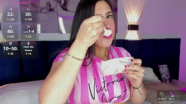 SharonLovee Adlı Modelin Canlı XXX Sohbeti