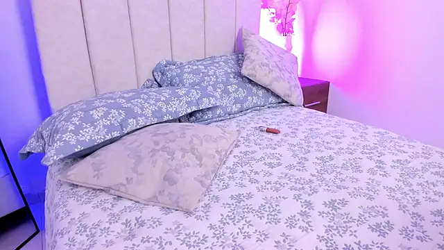 KaliBloom's Live XXX Chat