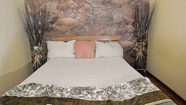 Chat +18 de Rebeka2589 ao vivo