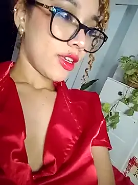 Sienna_brunette: онлайн-секс-чат