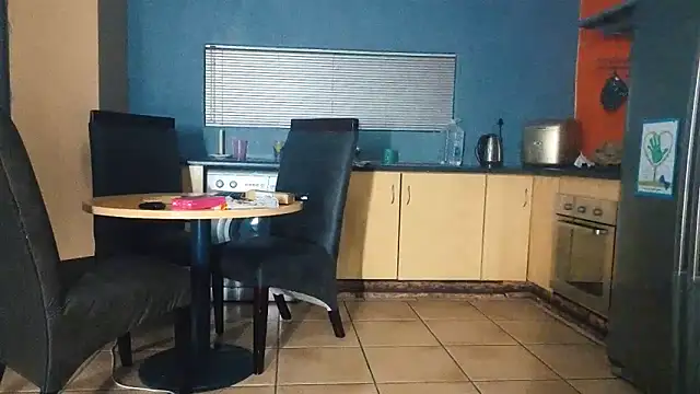 GiantBootyMilf webkamerás műsora