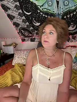 SuzyCatzz: онлайн-секс-чат