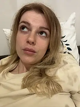 HarrietDart Chat XXX live