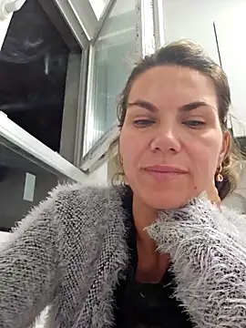 FeliciaKrige Chat XXX live