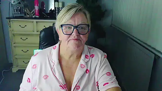 Chat +18 de BridgetBlueEyes ao vivo