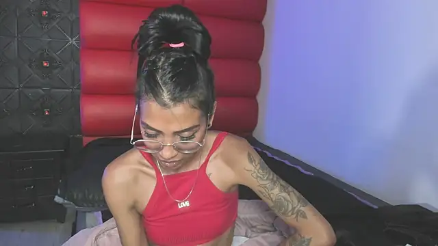 Chatroom XXX en direct de KarlaSlutSkinny__