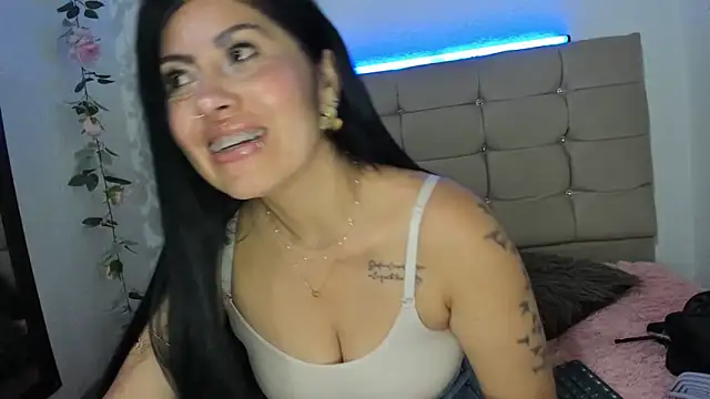 Tania_matureのライブXXXチャット