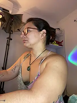 Chatroom XXX en direct de Amarantha_666