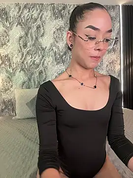 Mialarouse's Live XXX Chat